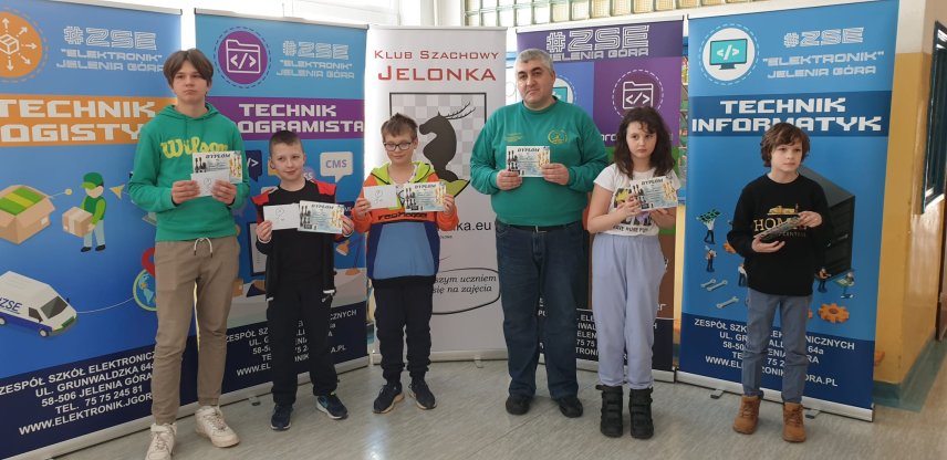 Zdobyto 14 kategorii szachowych podczas Turnieju Feryjnego